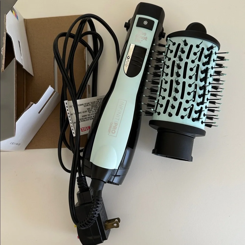 INFINITIPRO by Conair Dryer Brush - Black and Blue
